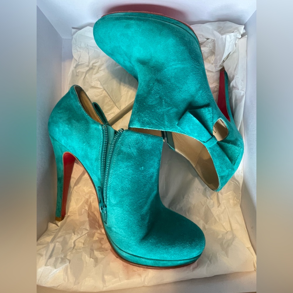 Christian Louboutin Belnodo 120 Teal Size 38 worn once!